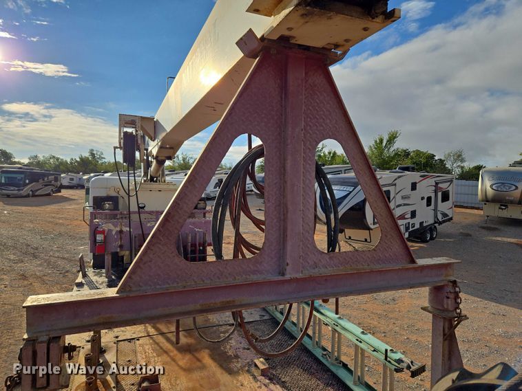 image for item YA1103 2012 Peterbilt 365 crane truck