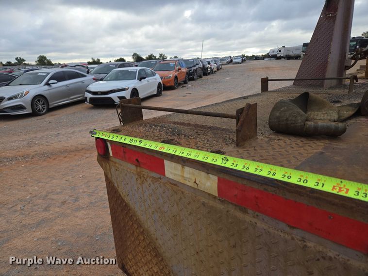 image for item YA1103 2012 Peterbilt 365 crane truck