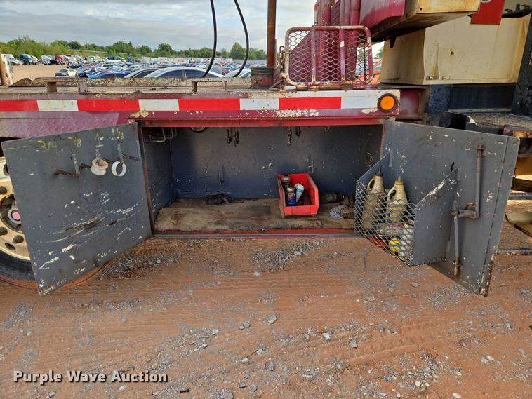 image for item YA1103 2012 Peterbilt 365 crane truck