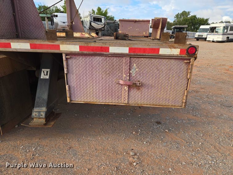 image for item YA1103 2012 Peterbilt 365 crane truck