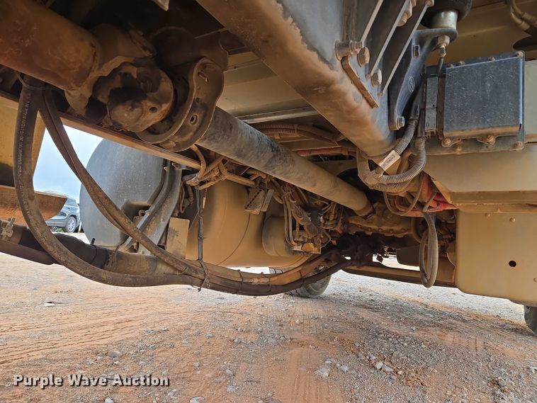 image for item YA1103 2012 Peterbilt 365 crane truck