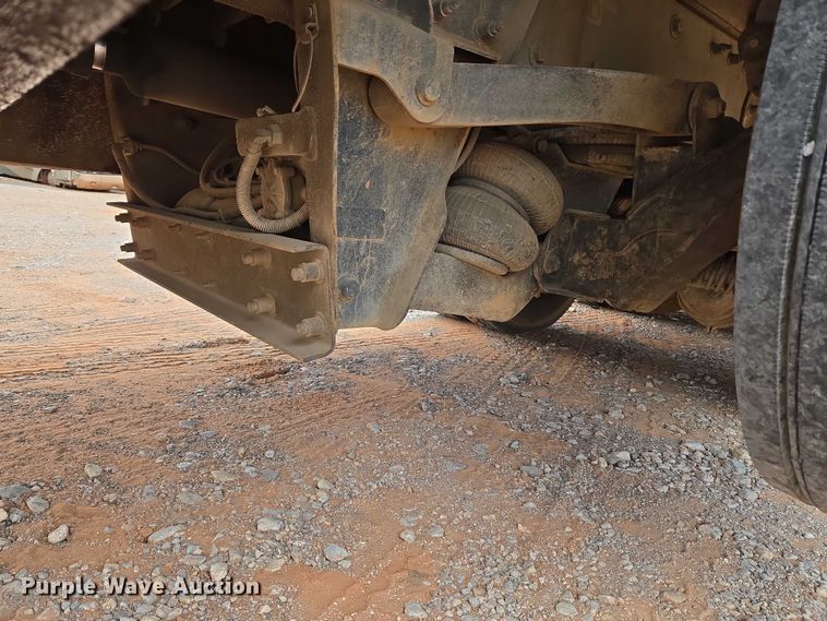 image for item YA1103 2012 Peterbilt 365 crane truck