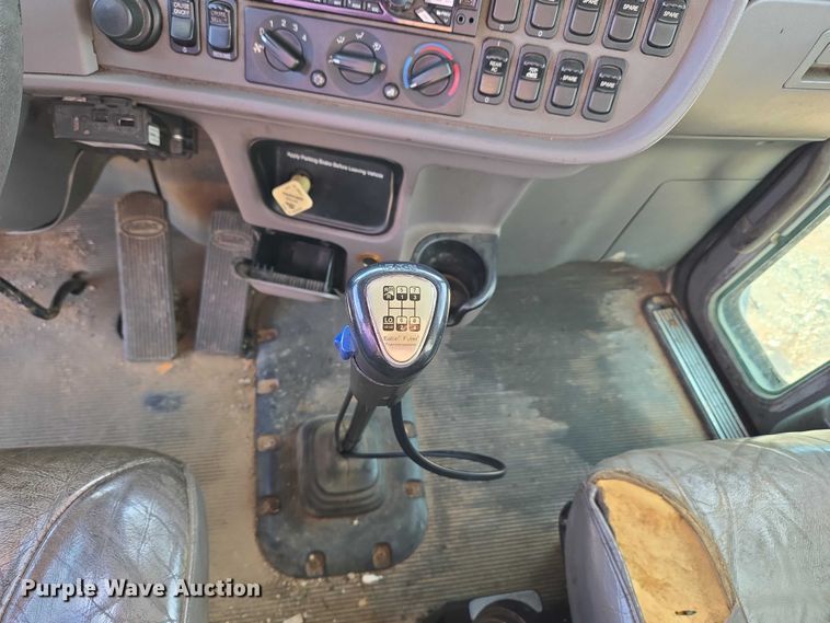 image for item YA1103 2012 Peterbilt 365 crane truck