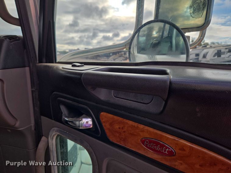 image for item YA1103 2012 Peterbilt 365 crane truck