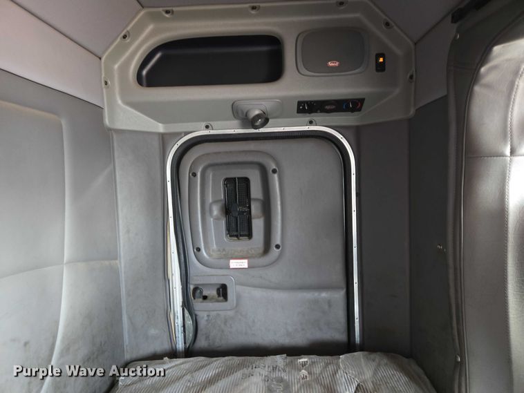 image for item YA1103 2012 Peterbilt 365 crane truck