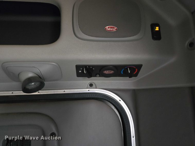 image for item YA1103 2012 Peterbilt 365 crane truck