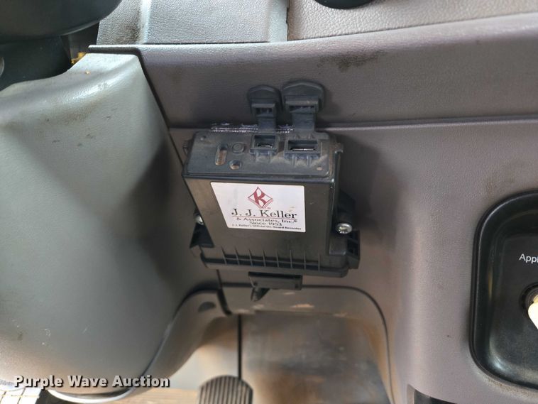 image for item YA1103 2012 Peterbilt 365 crane truck