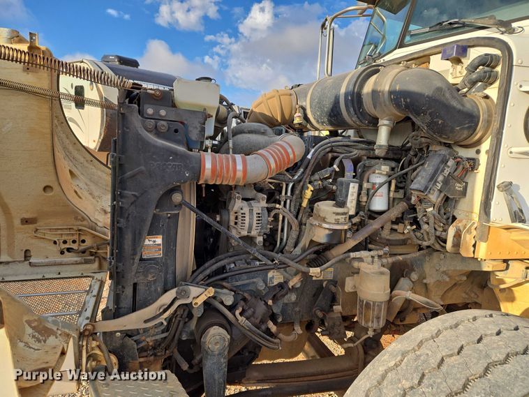 image for item YA1103 2012 Peterbilt 365 crane truck