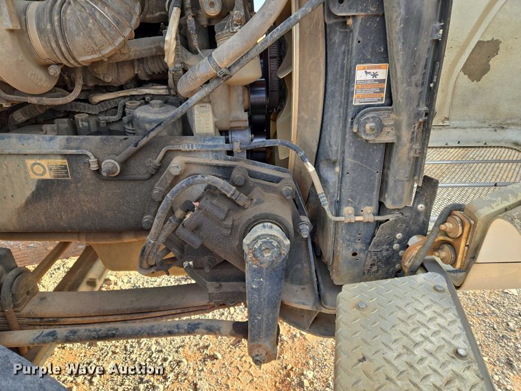 image for item YA1103 2012 Peterbilt 365 crane truck