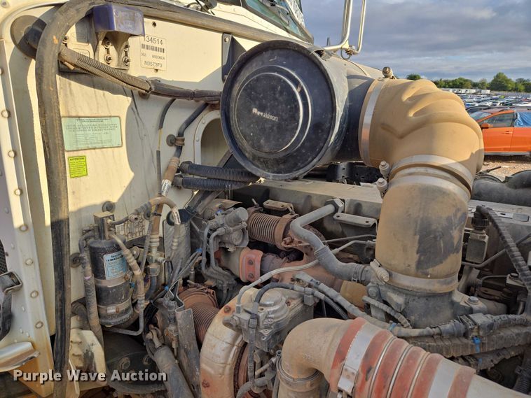 image for item YA1103 2012 Peterbilt 365 crane truck