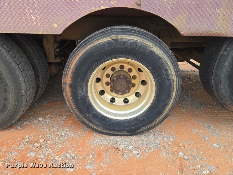 image for item YA1103 2012 Peterbilt 365 crane truck