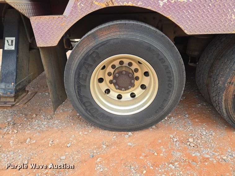 image for item YA1103 2012 Peterbilt 365 crane truck