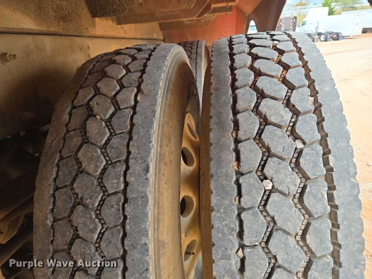 image for item YA1103 2012 Peterbilt 365 crane truck