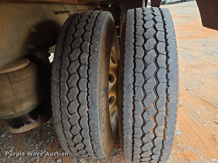 image for item YA1103 2012 Peterbilt 365 crane truck