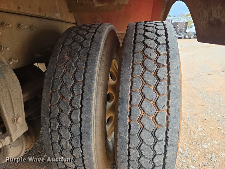 image for item YA1103 2012 Peterbilt 365 crane truck