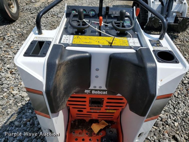 image for item YA1105 2025 Bobcat MT100 compact utility loader