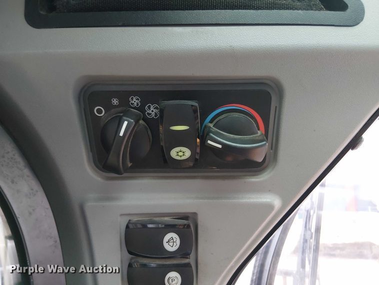 image for item EM0053 2016 Caterpillar 289D tracked skid steer loader