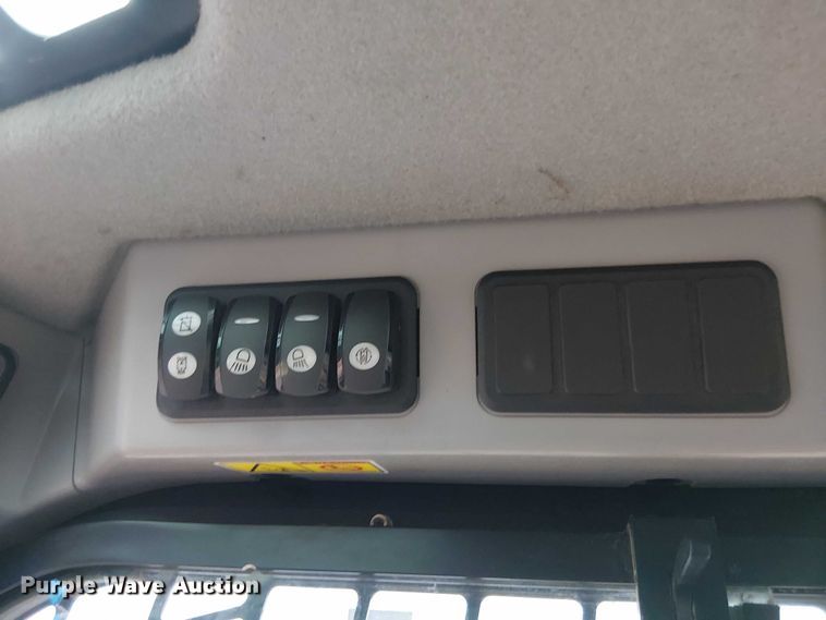 image for item EM0053 2016 Caterpillar 289D tracked skid steer loader