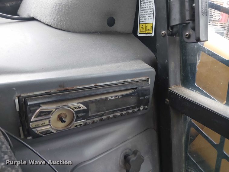 image for item EM0053 2016 Caterpillar 289D tracked skid steer loader