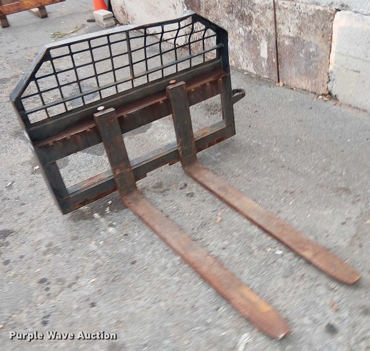 image for item EM0053 2016 Caterpillar 289D tracked skid steer loader