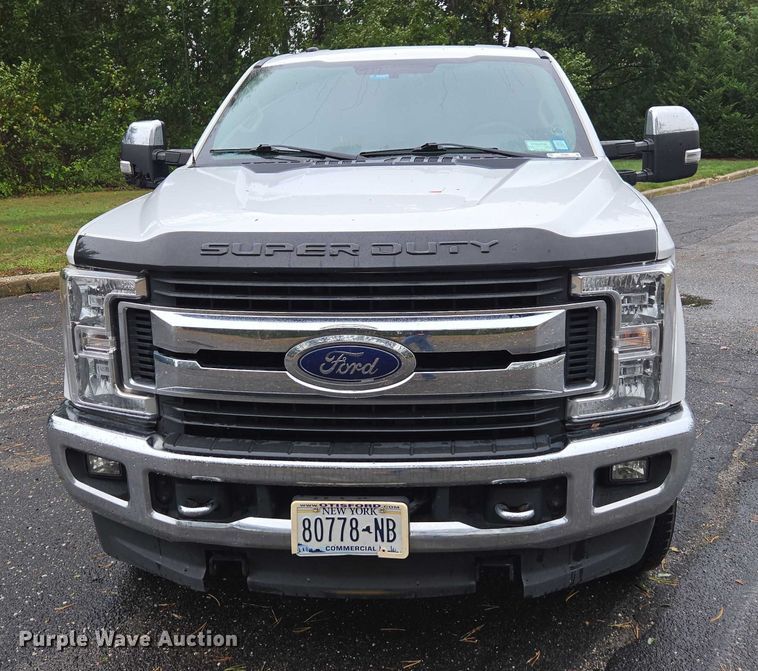 image for item EV3501 2019 Ford F350 Super Duty Crew Cab utility bed pickup truck