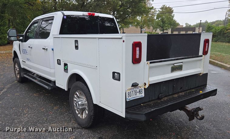 image for item EV3501 2019 Ford F350 Super Duty Crew Cab utility bed pickup truck