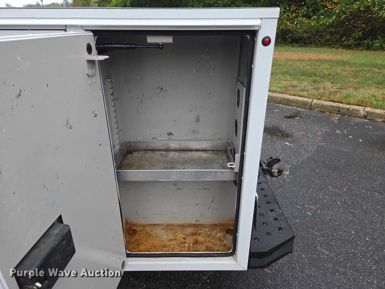 image for item EV3501 2019 Ford F350 Super Duty Crew Cab utility bed pickup truck