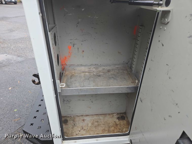 image for item EV3501 2019 Ford F350 Super Duty Crew Cab utility bed pickup truck