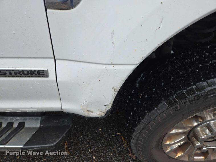 image for item EV3501 2019 Ford F350 Super Duty Crew Cab utility bed pickup truck