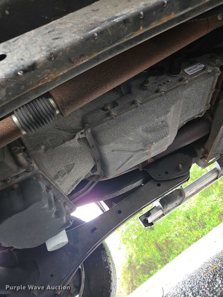 image for item EV3501 2019 Ford F350 Super Duty Crew Cab utility bed pickup truck