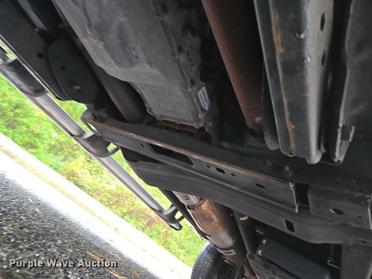 image for item EV3501 2019 Ford F350 Super Duty Crew Cab utility bed pickup truck