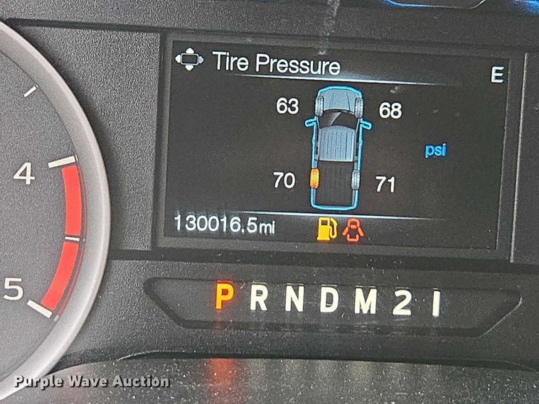 image for item EV3501 2019 Ford F350 Super Duty Crew Cab utility bed pickup truck