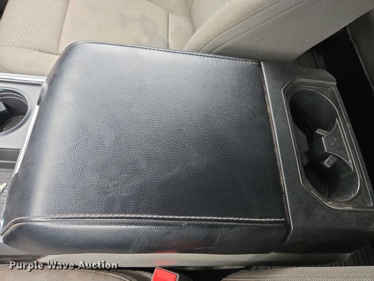 image for item EV3501 2019 Ford F350 Super Duty Crew Cab utility bed pickup truck