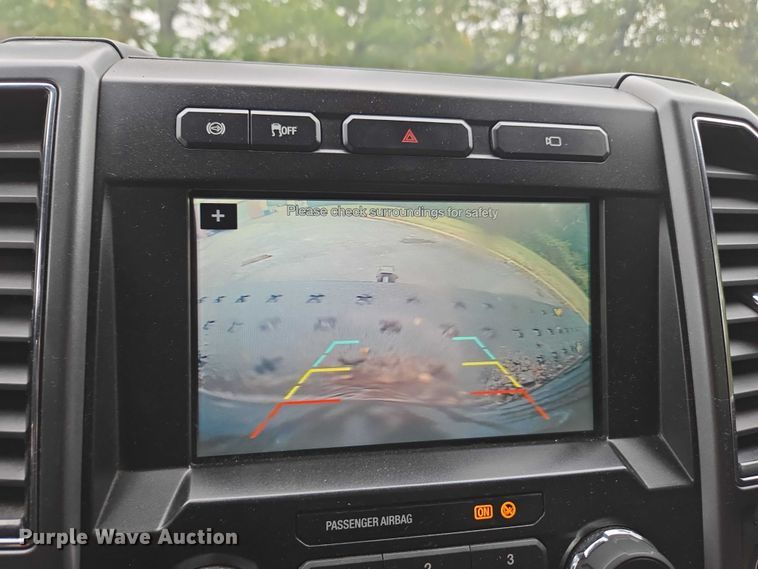 image for item EV3501 2019 Ford F350 Super Duty Crew Cab utility bed pickup truck