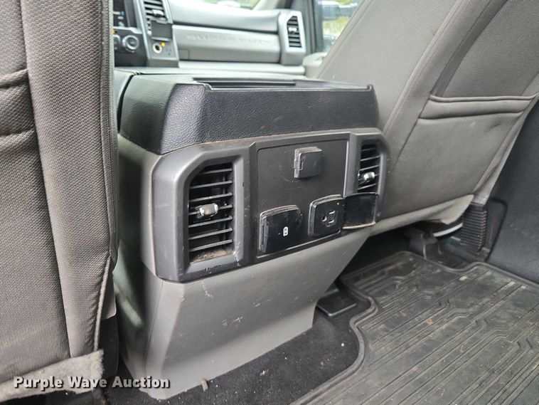 image for item EV3501 2019 Ford F350 Super Duty Crew Cab utility bed pickup truck