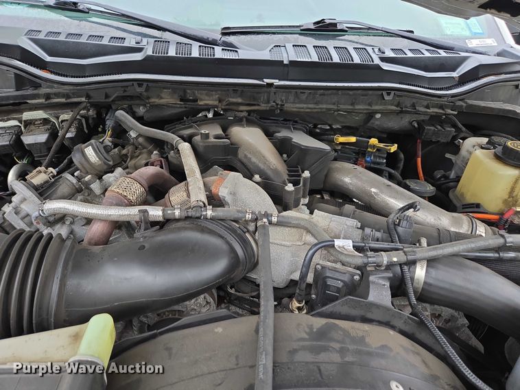 image for item EV3501 2019 Ford F350 Super Duty Crew Cab utility bed pickup truck