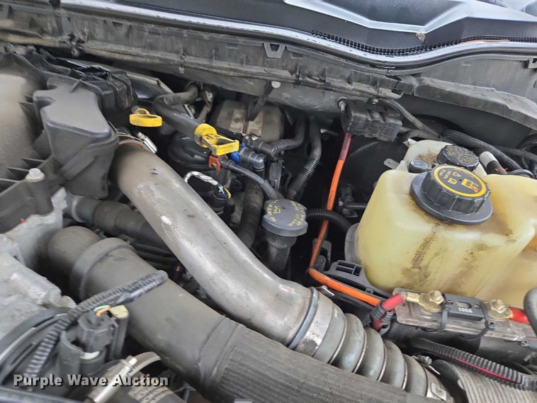 image for item EV3501 2019 Ford F350 Super Duty Crew Cab utility bed pickup truck