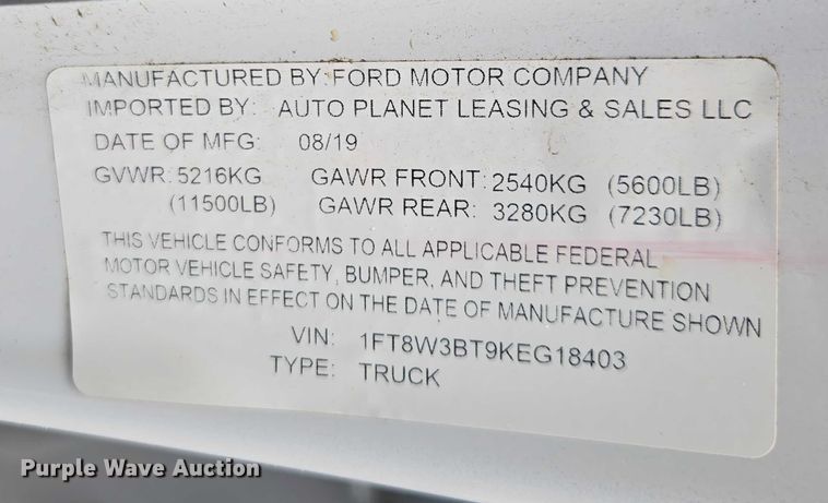 image for item EV3501 2019 Ford F350 Super Duty Crew Cab utility bed pickup truck