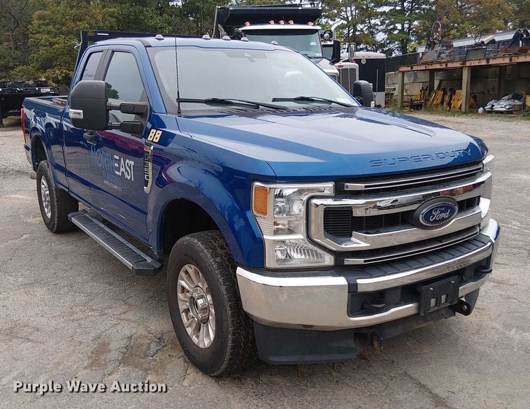 image for item EV3502 2022 Ford F350 Super Duty SuperCab pickup truck