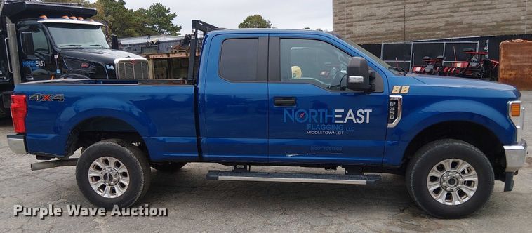 image for item EV3502 2022 Ford F350 Super Duty SuperCab pickup truck