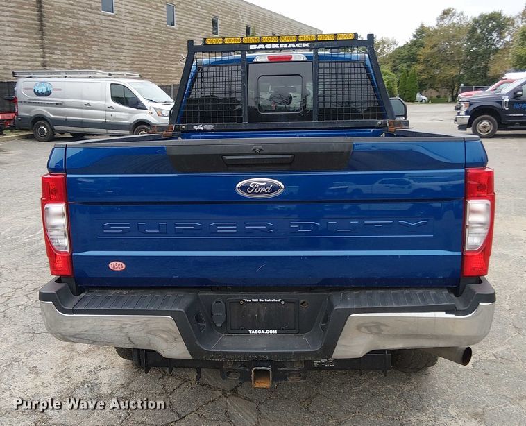image for item EV3502 2022 Ford F350 Super Duty SuperCab pickup truck