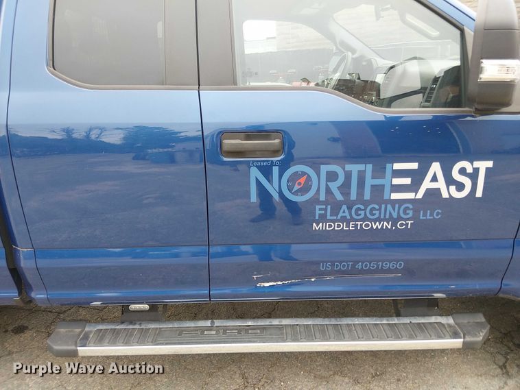 image for item EV3502 2022 Ford F350 Super Duty SuperCab pickup truck