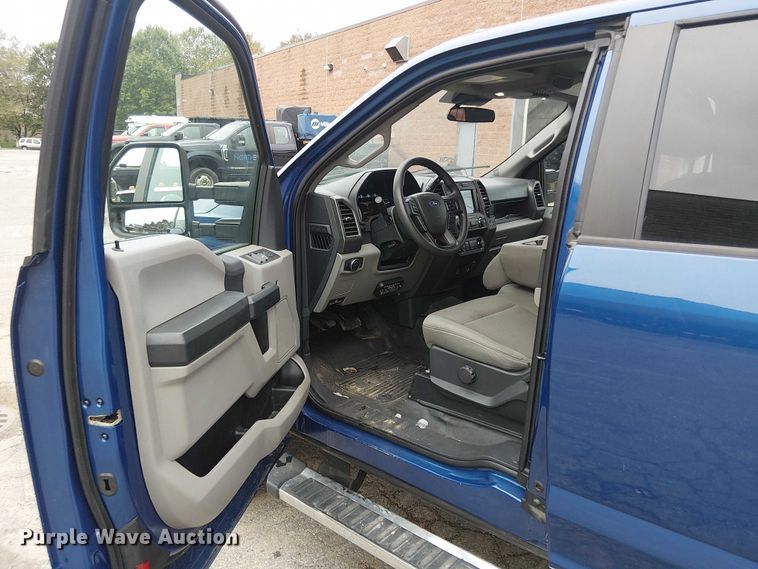 image for item EV3502 2022 Ford F350 Super Duty SuperCab pickup truck