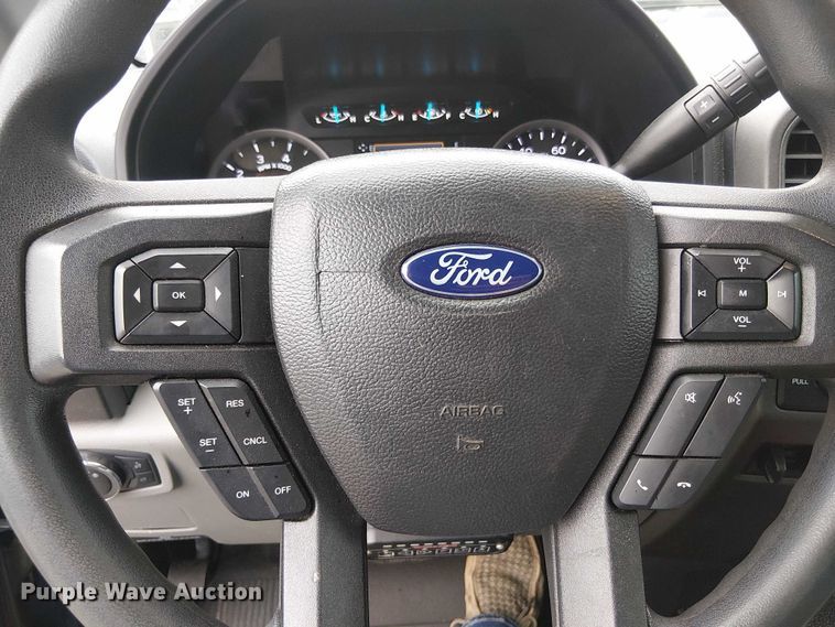 image for item EV3502 2022 Ford F350 Super Duty SuperCab pickup truck