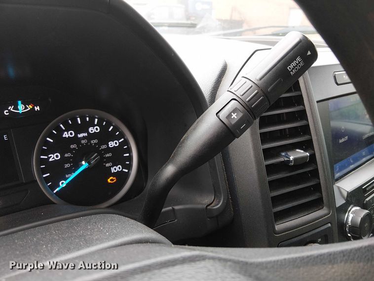 image for item EV3502 2022 Ford F350 Super Duty SuperCab pickup truck