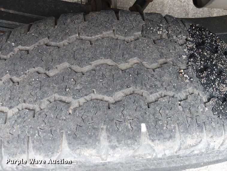 image for item EV3502 2022 Ford F350 Super Duty SuperCab pickup truck