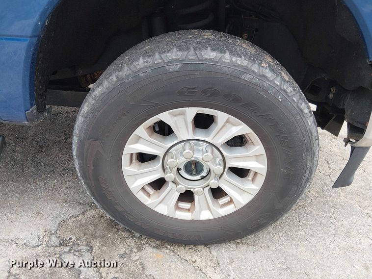 image for item EV3502 2022 Ford F350 Super Duty SuperCab pickup truck