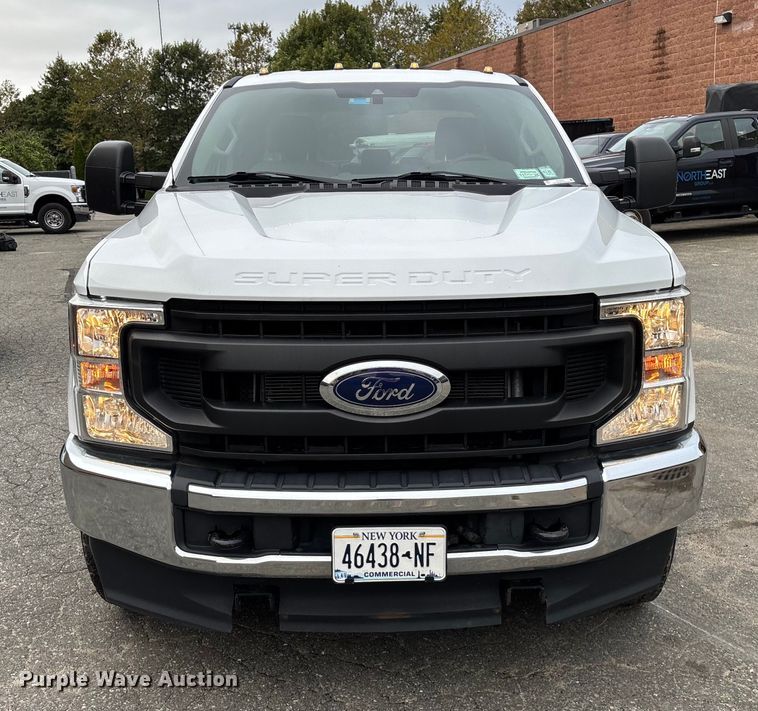 image for item EV3503 2021 Ford F350 Super Duty SuperCab pickup truck