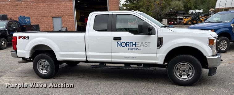 image for item EV3503 2021 Ford F350 Super Duty SuperCab pickup truck
