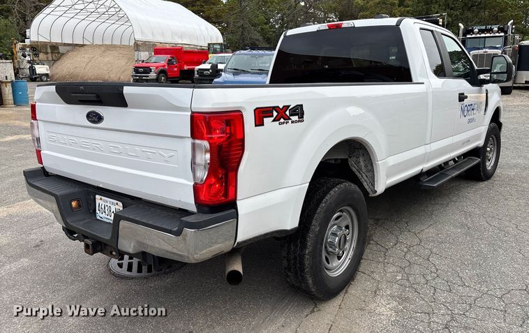 image for item EV3503 2021 Ford F350 Super Duty SuperCab pickup truck